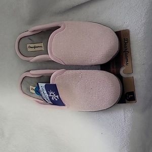 New Dreamfoams Pink Slippers